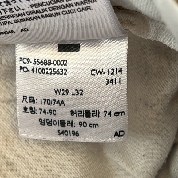 Levi’s Chinos - Picture 5 of 11